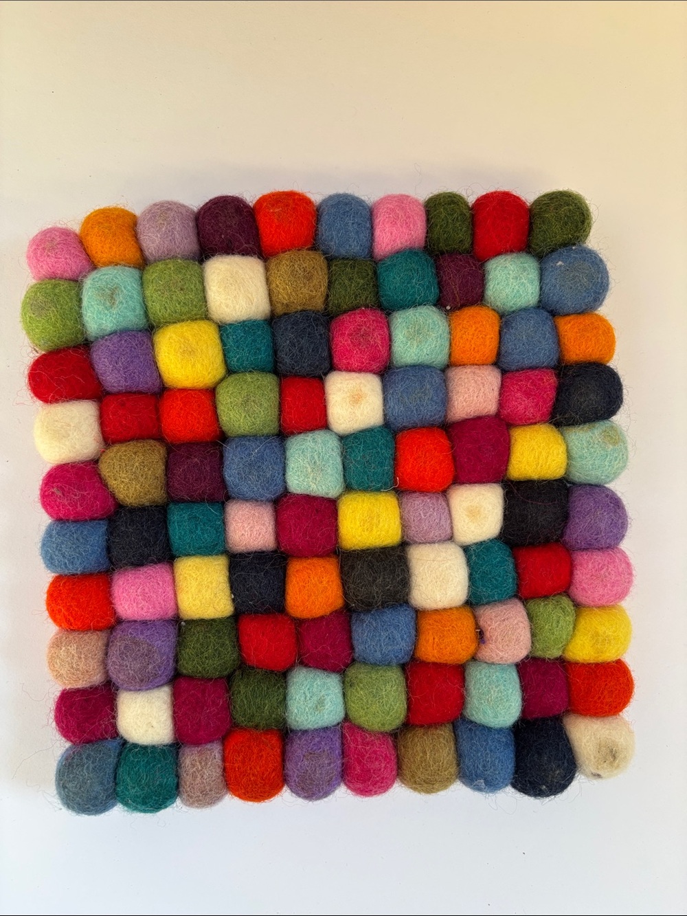 🌈 Handmade Felt Ball Trivets Set of 2 Colorful Wool Hot Pads Boho Kitchen Decor - Picture 6 of 17